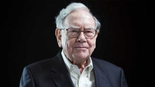 Warren Buffett vend massivement ses actions : l'Oracle d'Omaha prépare-t-il le krach du siècle avec ses 325 milliards de dollars ?