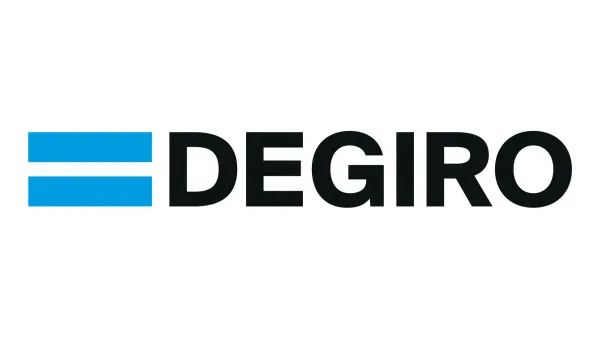 Logo de DEGIRO, un courtier en bourse en ligne, avec deux barres bleues horizontales et le nom DEGIRO en noir.