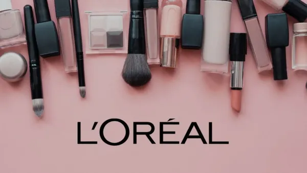 Image de produits de maquillage L'Oréal sur fond rose, illustrant l'article sur l'analyse fondamentale, les chiffres clés et le dividende de L'Oréal.
